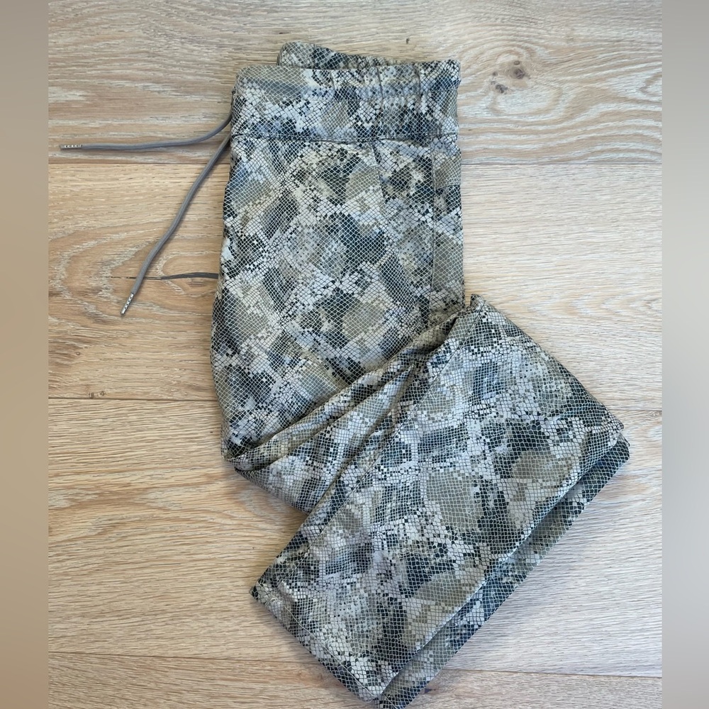 Bevy Flog Shely Style Pants Desert Storm Size 24 $209 orig